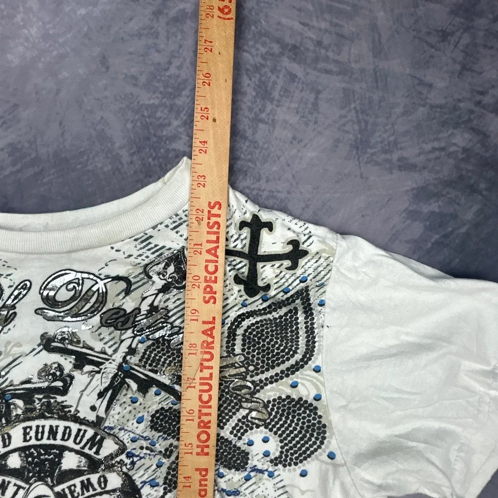 No Boundaries Y2K Graphic Tee White Cross Fleur De Lis Grunge Skater Shirt M